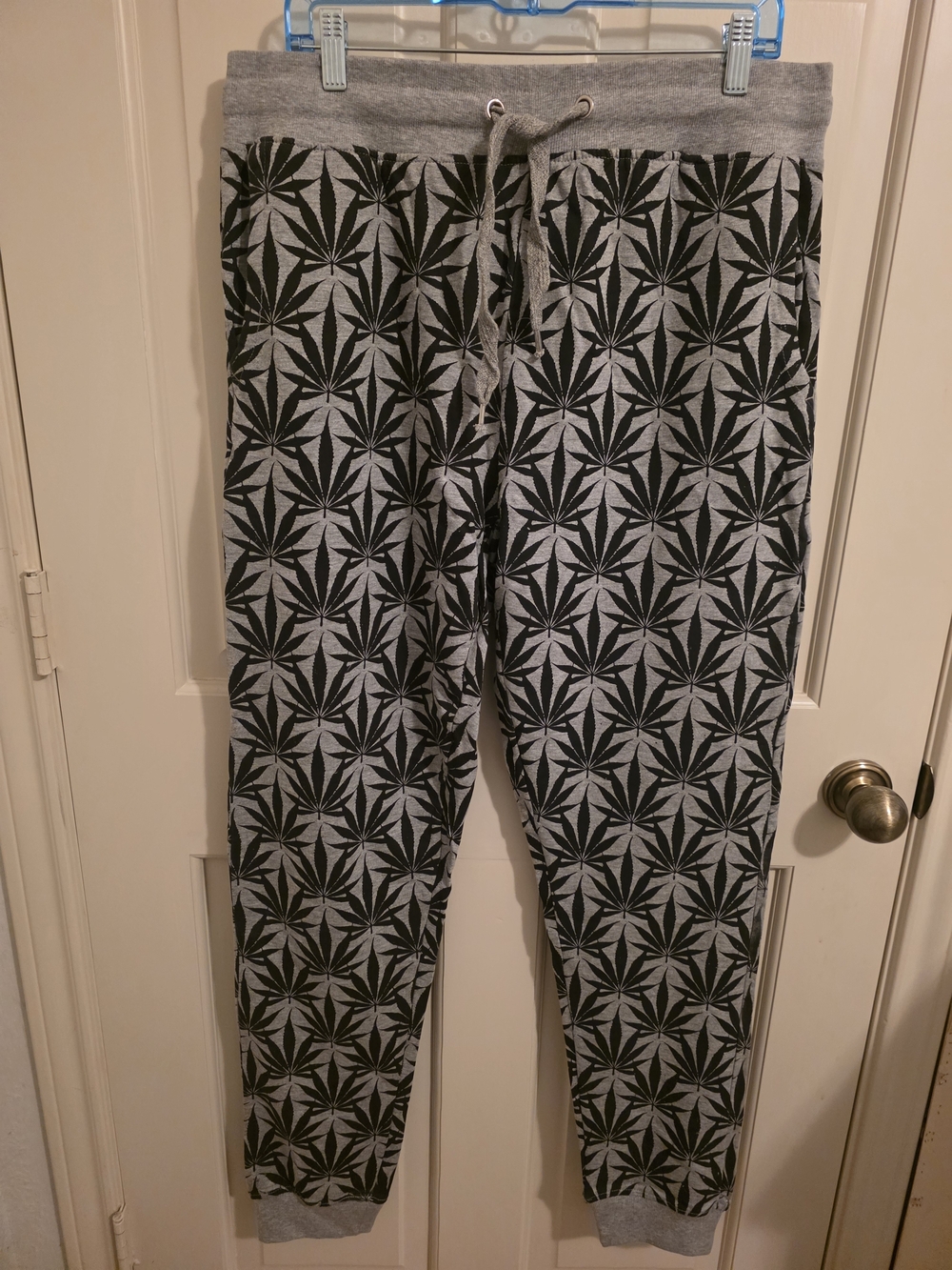 Switch Remarkable Men's Gray/Blk Hemp Leaf Comfy Joggers